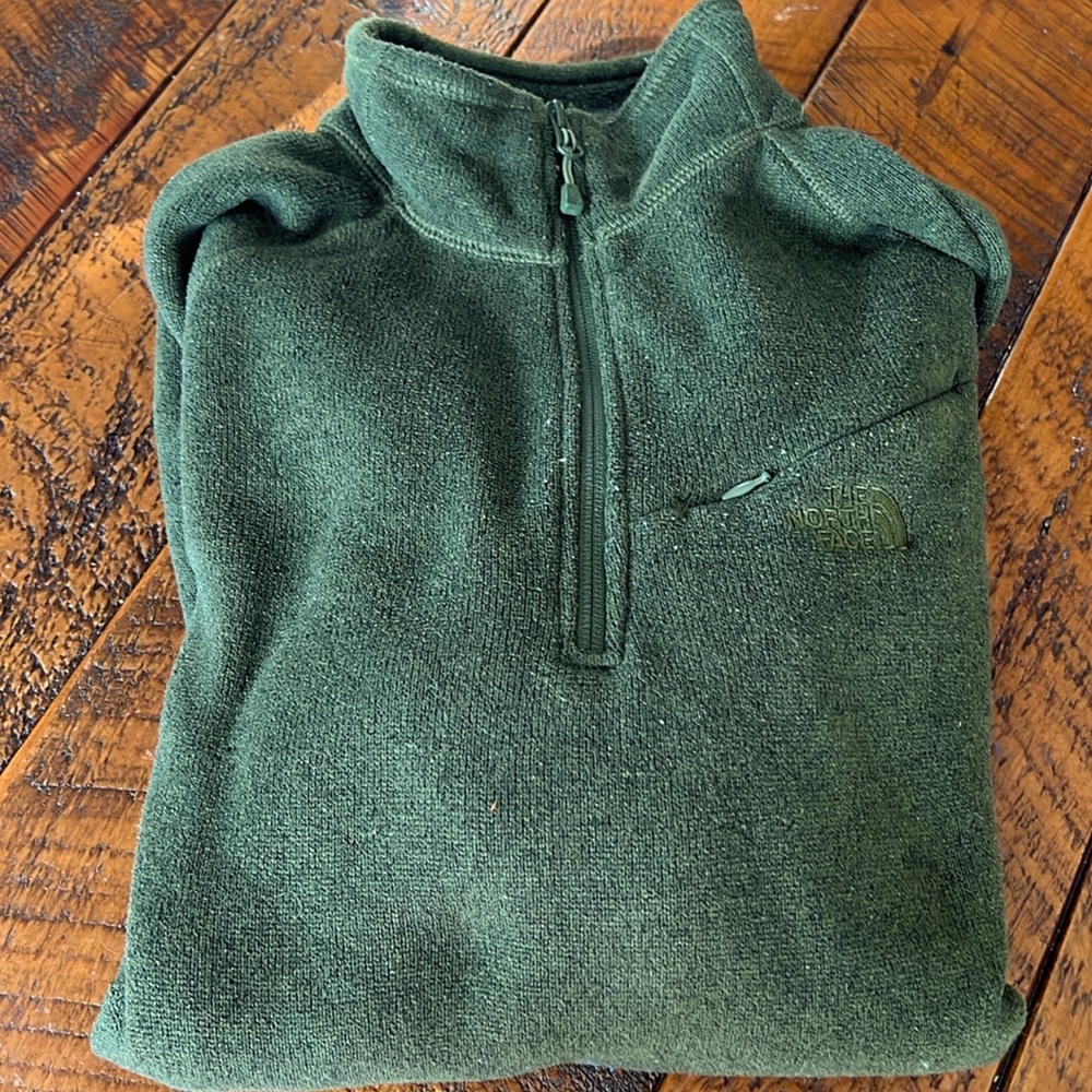 Mens very soft forest green North Face size large 3/4 Zip